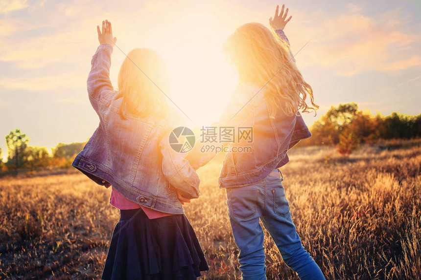 有幸相伴 朋友陪伴 回忆温暖时光