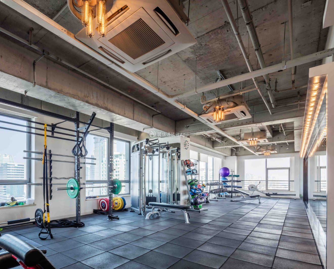 FitX�������ŵ��ڲ�������е��ʵ��